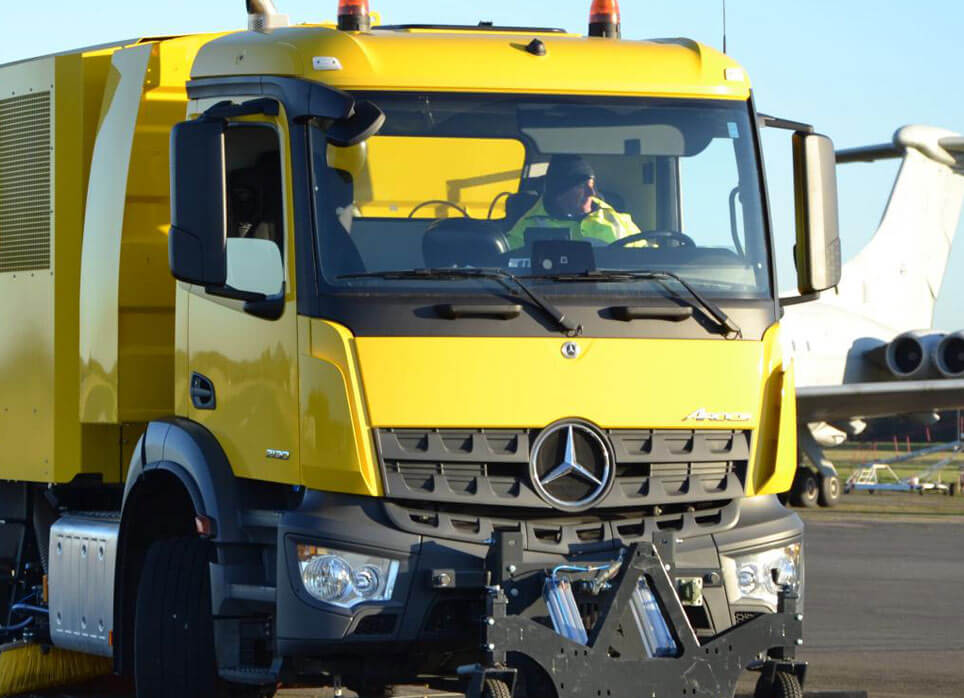 Airport Sweeper Truck