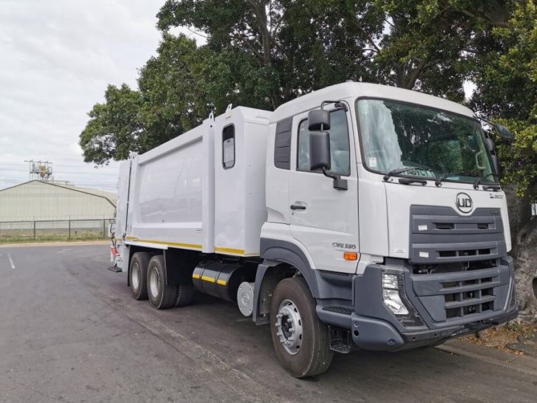 refuse truck white 3 quarter